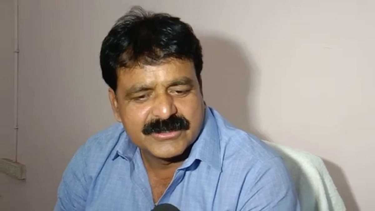 नीतीश कुमार के नेतृत्व में लड़ेंगे विधानसभा चुनाव, तेजस्वी यादव खुद मियां मिट्ठू नहीं बनें : ज़मा खान नीतीश कुमार के नेतृत्व में लड़ेंगे विधानसभा चुनाव, तेजस्वी यादव खुद मियां मिट्ठू नहीं बनें : ज़मा खान